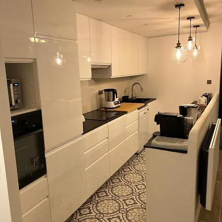 Village Heart, Near Sea, Charming, May-sep بيت للعطل