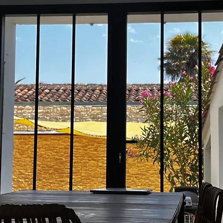 Village Heart, Near Sea, Charming, May-sep