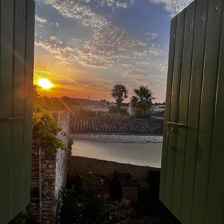 Village Heart, Near Sea, Charming, May-sep